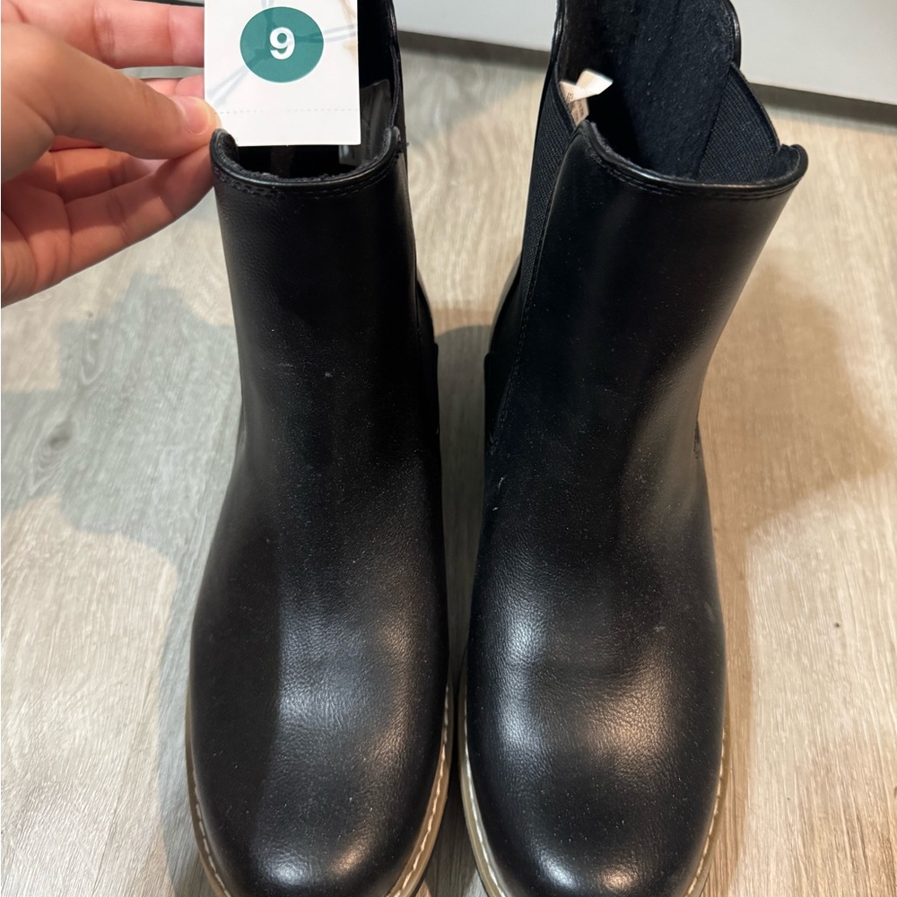 Target Universal Thread Celina Black Boots